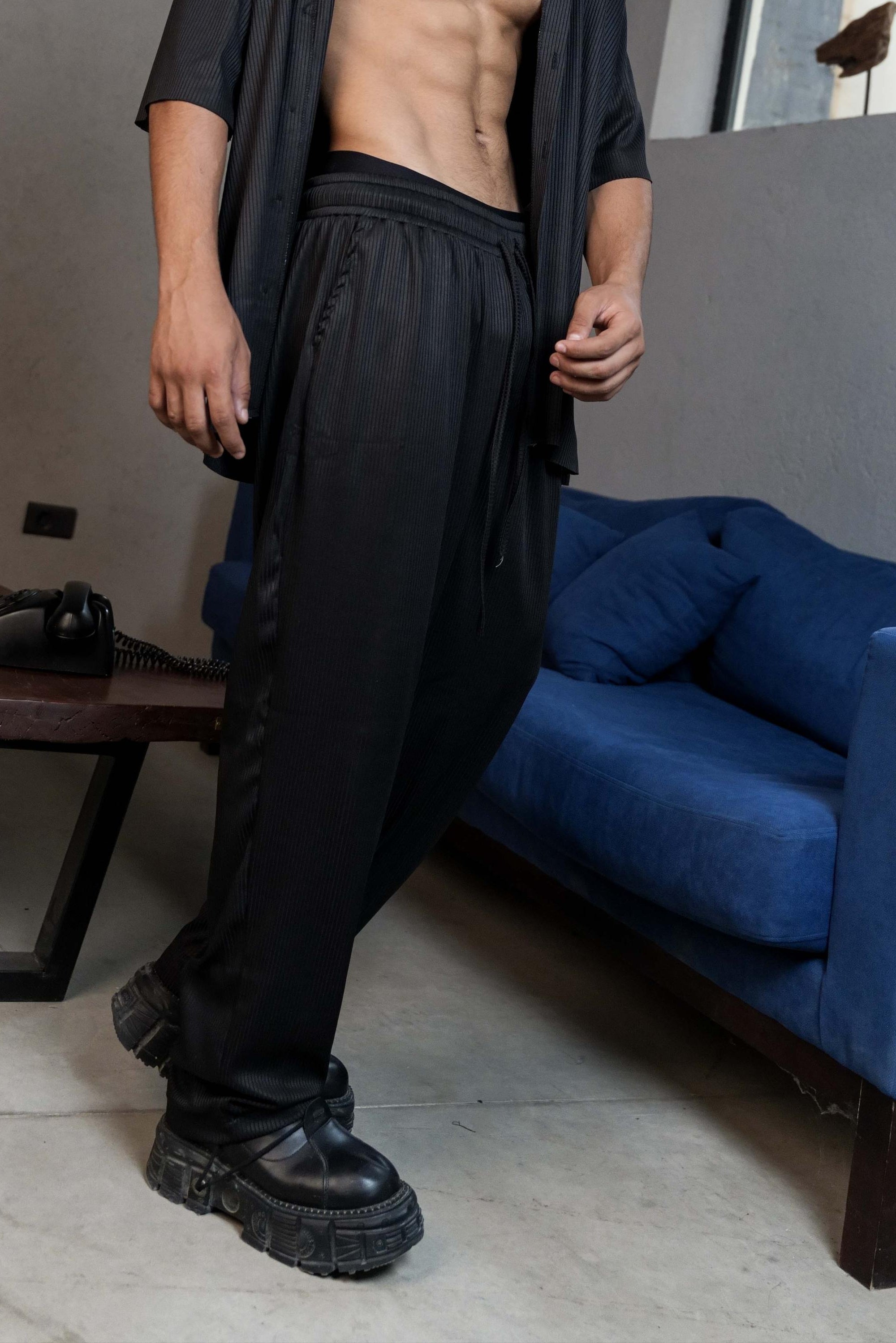 BLACK STRIPPED PANTS