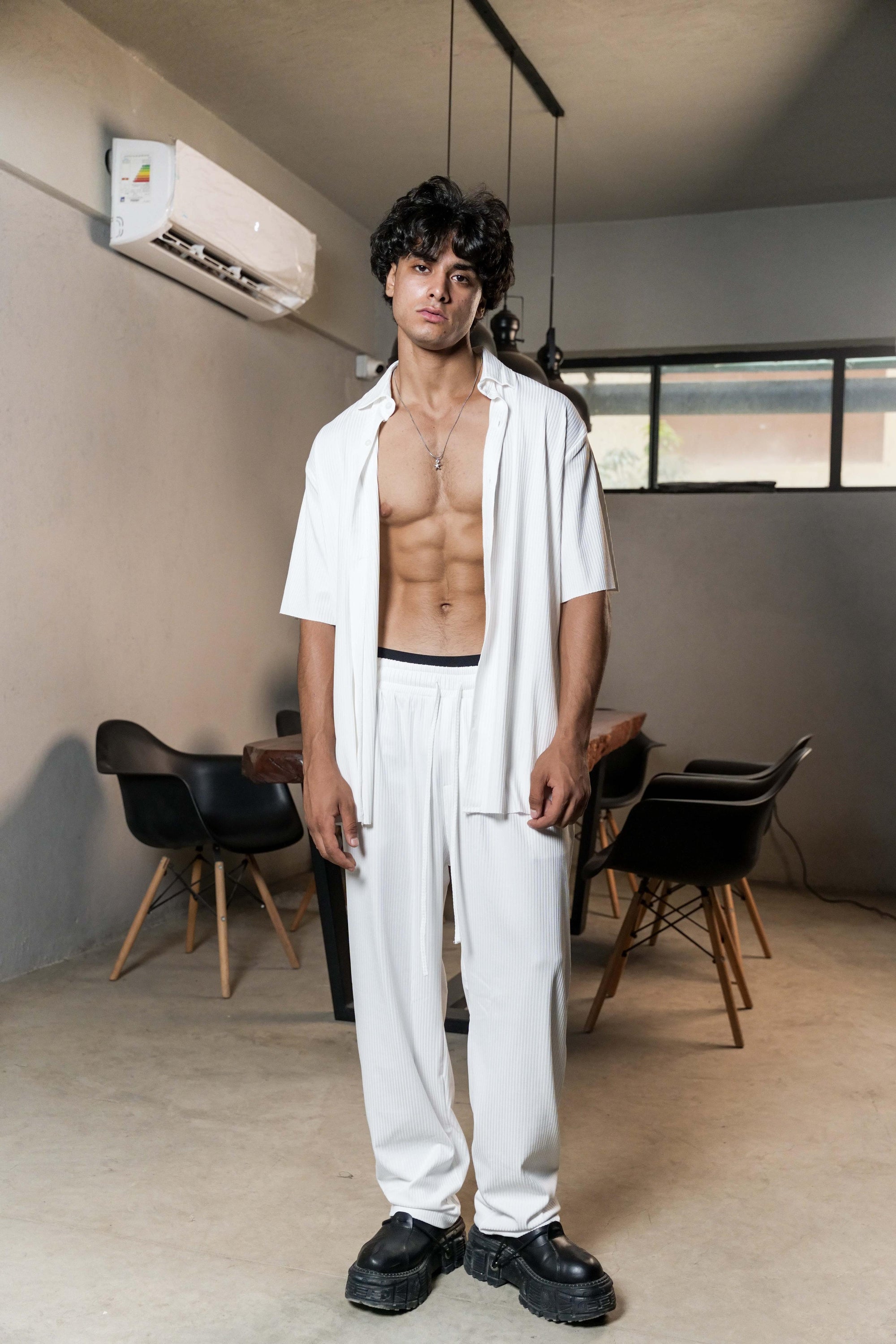 WHITE STRIPPED PANTS