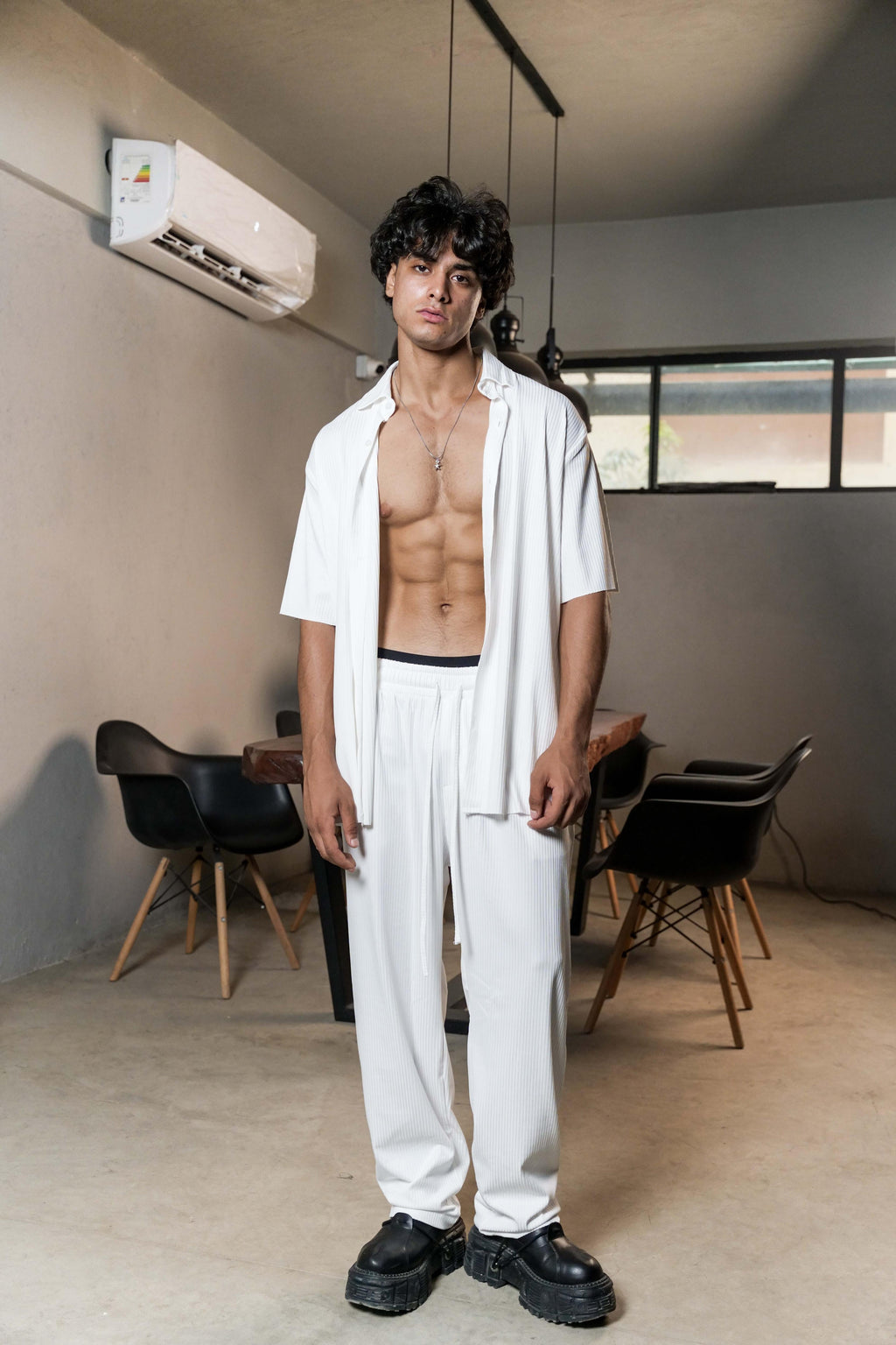 WHITE STRIPPED SET